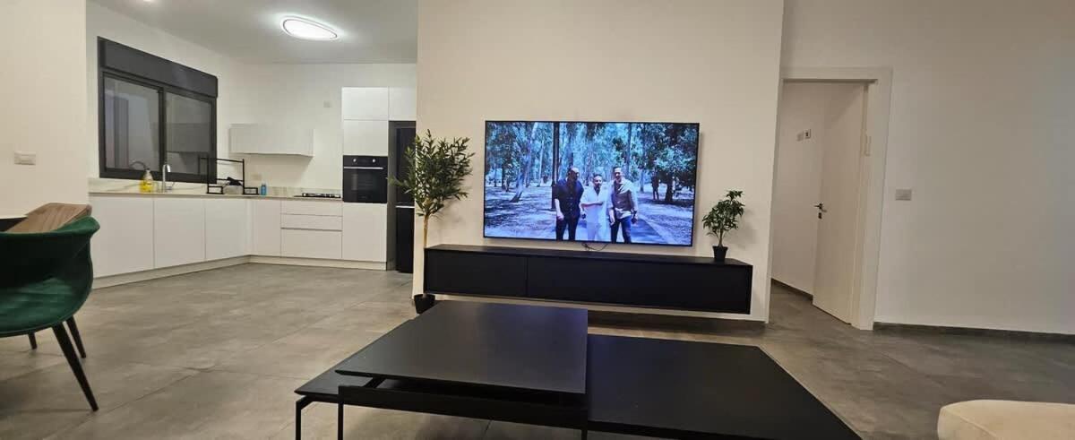 Stunning And Spacious In Kiryat Ata Qiryat Ata Екстер'єр фото